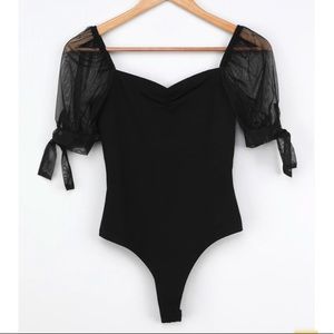 Lulus NWT Puff sleeve bodysuit xs